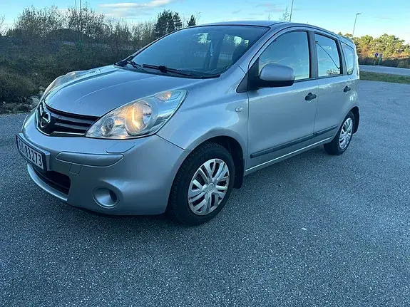 Nissan Note 2010 photo 3