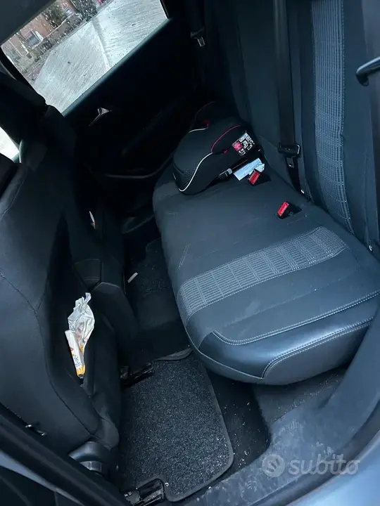 Peugeot 308 2017 photo 3