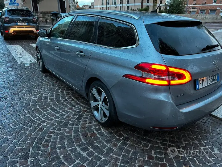 Peugeot 308 2017 photo 2