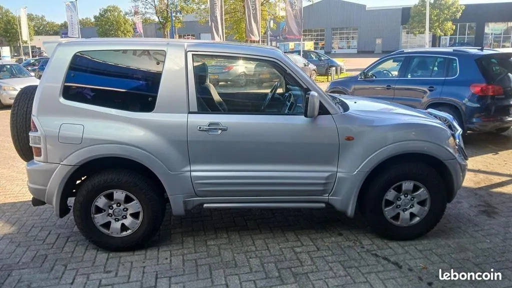 Mitsubishi Pajero 2002 photo 3