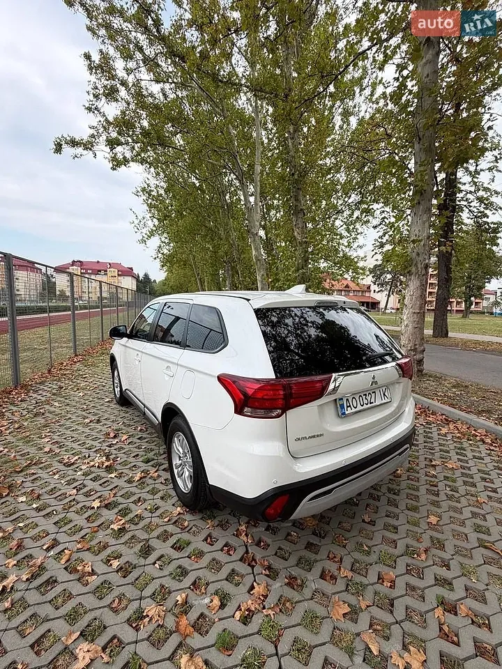 Mitsubishi Outlander 2021 photo 5