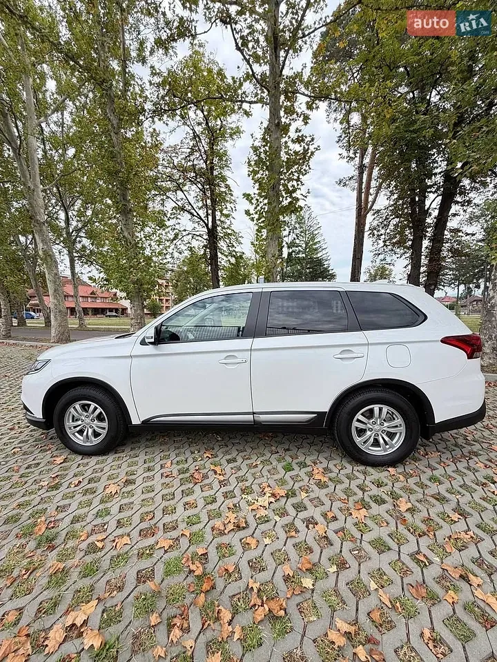 Mitsubishi Outlander 2021 photo 4