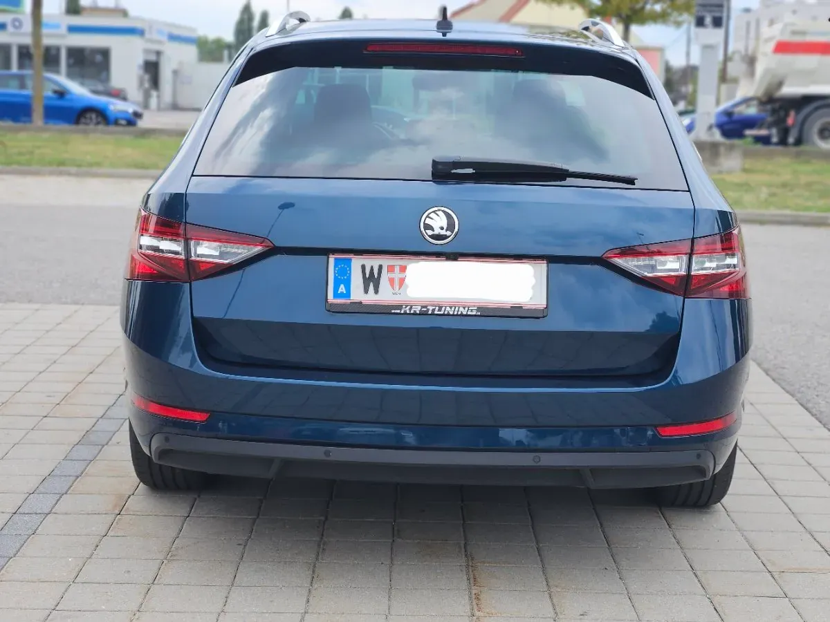 Skoda Superb 2018 photo 3