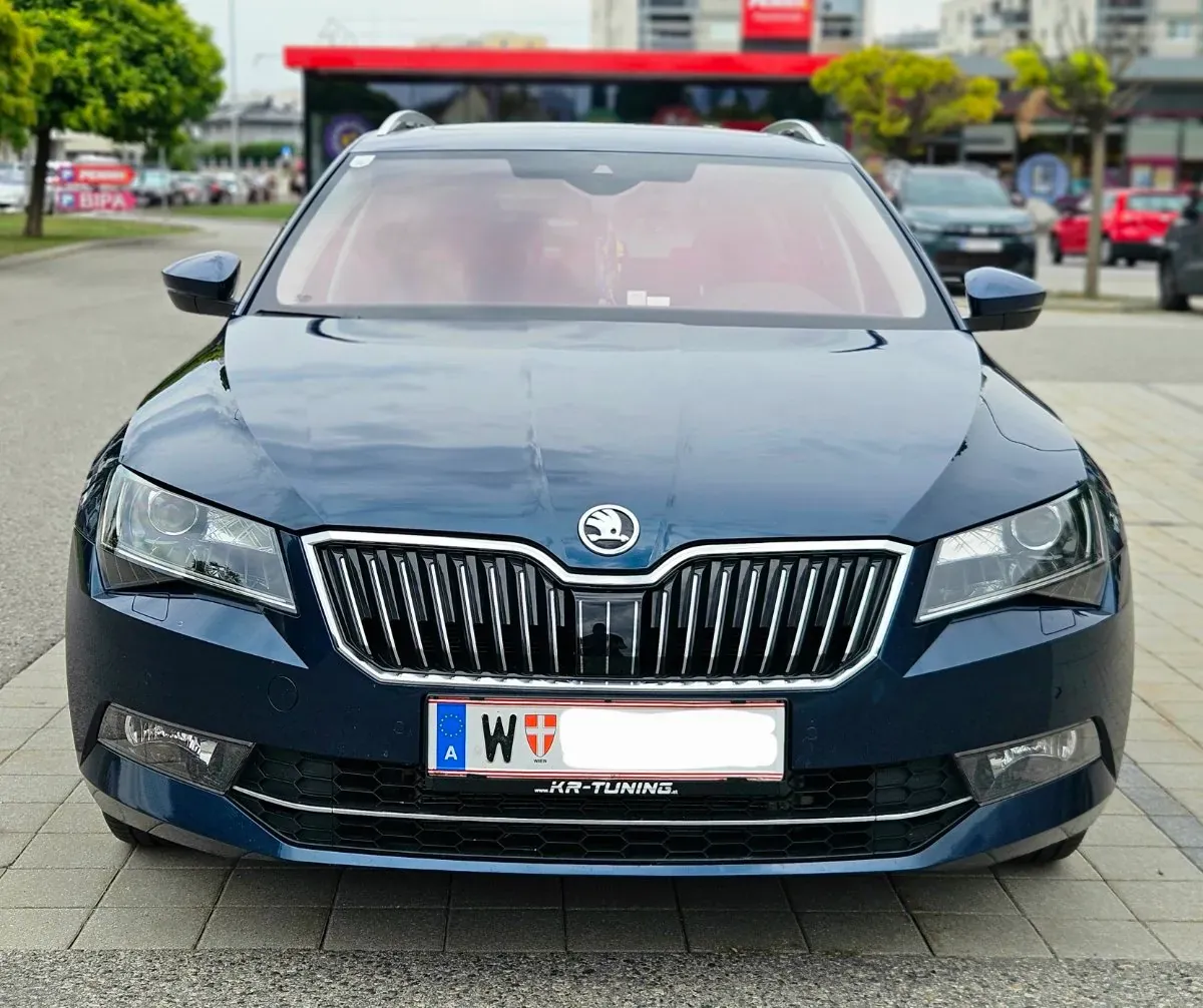 Skoda Superb 2018 photo 2