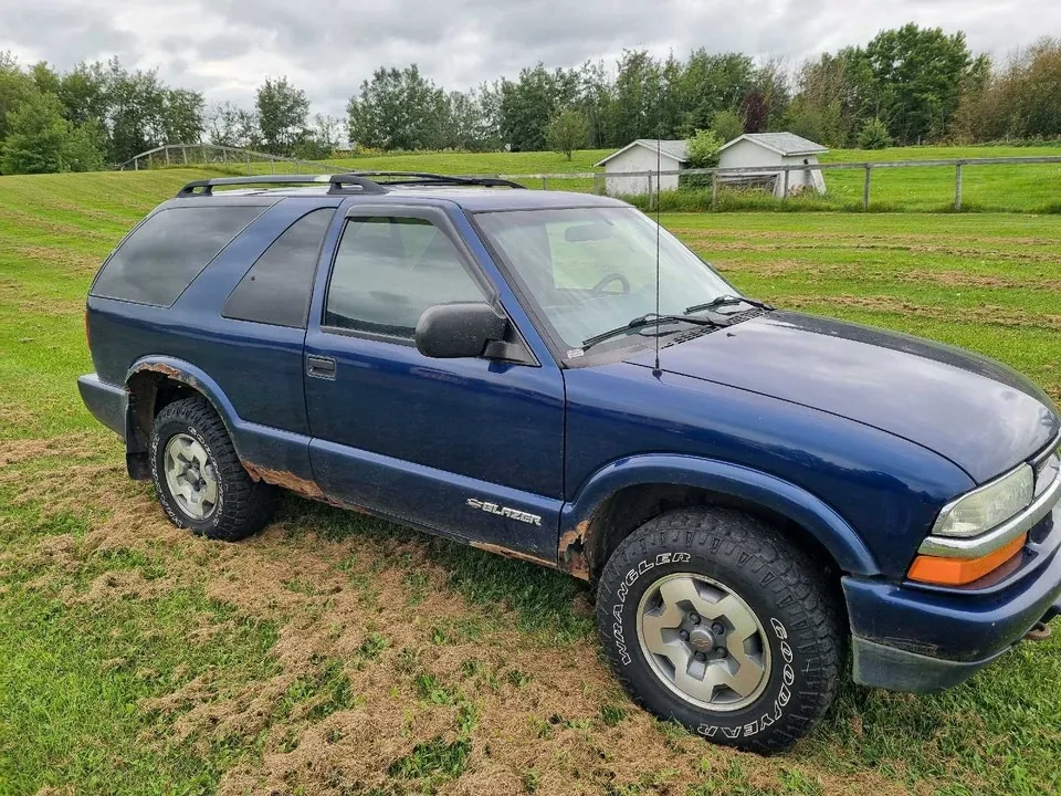 Chevrolet Blazer 2005 photo 2
