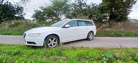 Volvo V70 2011 photo 2