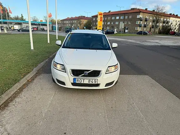 Volvo V50 2010 photo 2