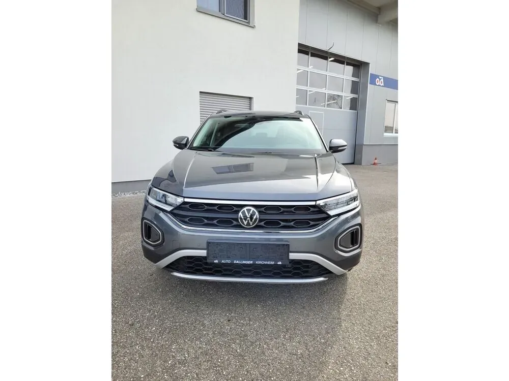 Volkswagen T-Roc 2024 photo 2