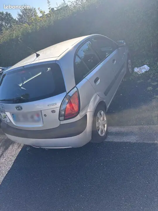 Kia Rio 2007 photo 2
