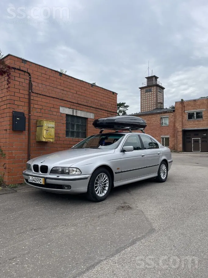 BMW 528I 2000 photo 2