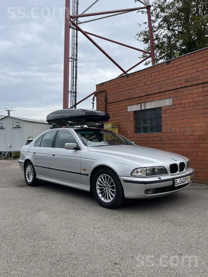 BMW 528I