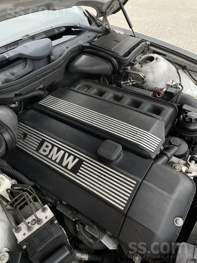 BMW 528I 2000 photo 4