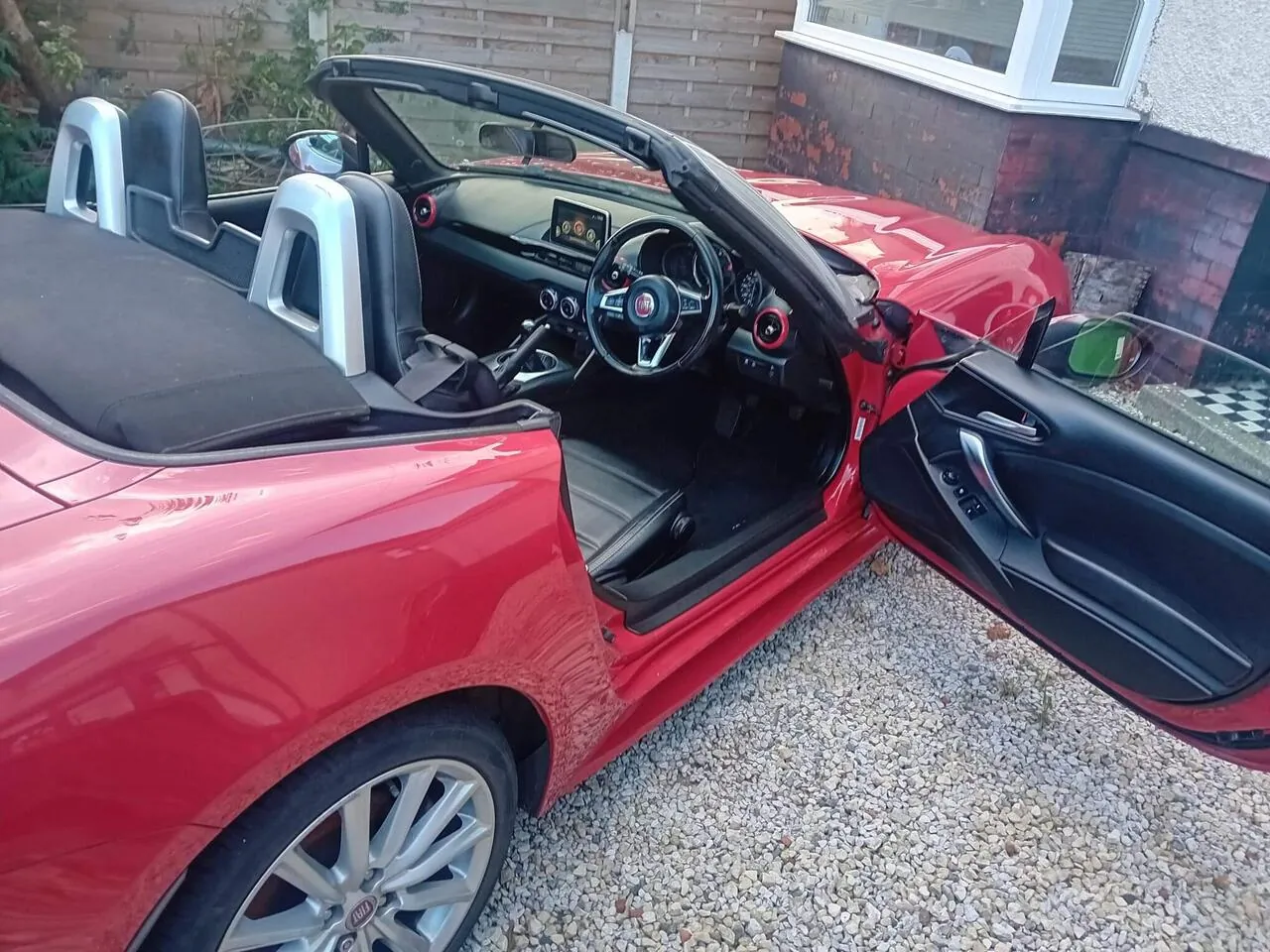 Fiat 124 Spider 2017 photo 2