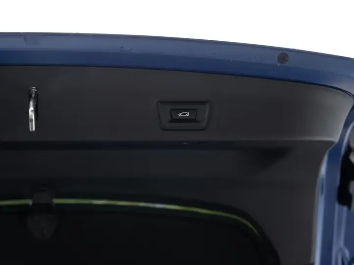 BMW I4 2022 photo 3