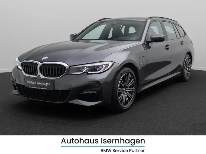 BMW 330E