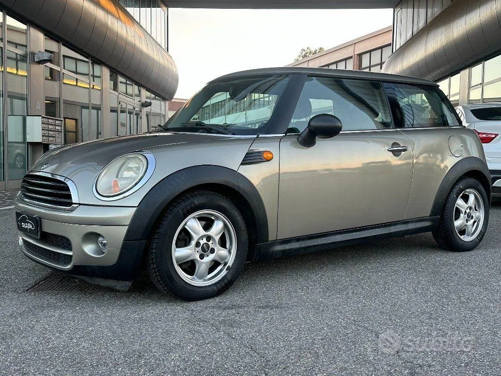 Mini One 2010 photo 3