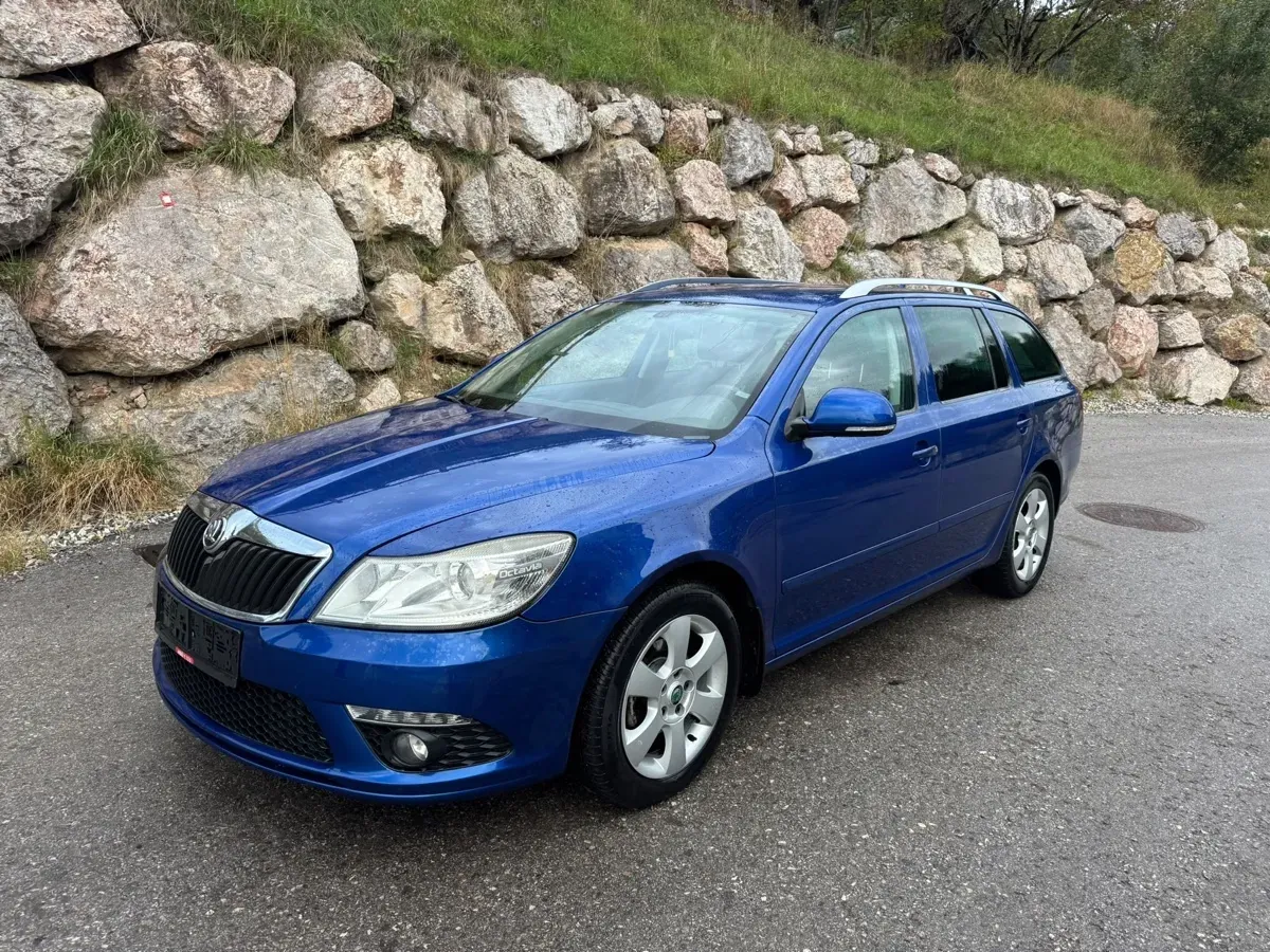 Skoda Octavia 2011 photo 3