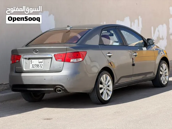 Kia Cerato 2011 photo 2