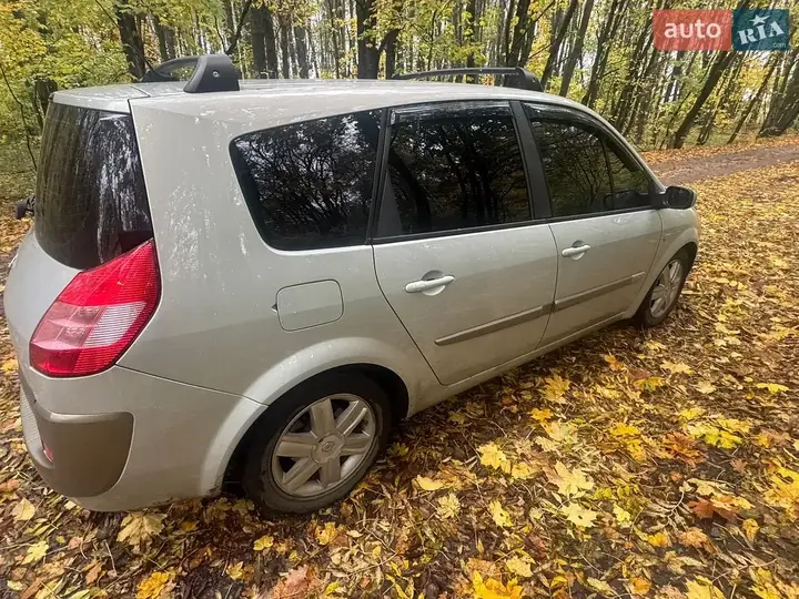 Renault Grand Scenic 2004 photo 3