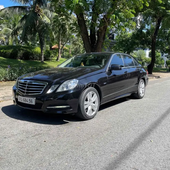 Mercedes-Benz E-Class 2012 photo 4