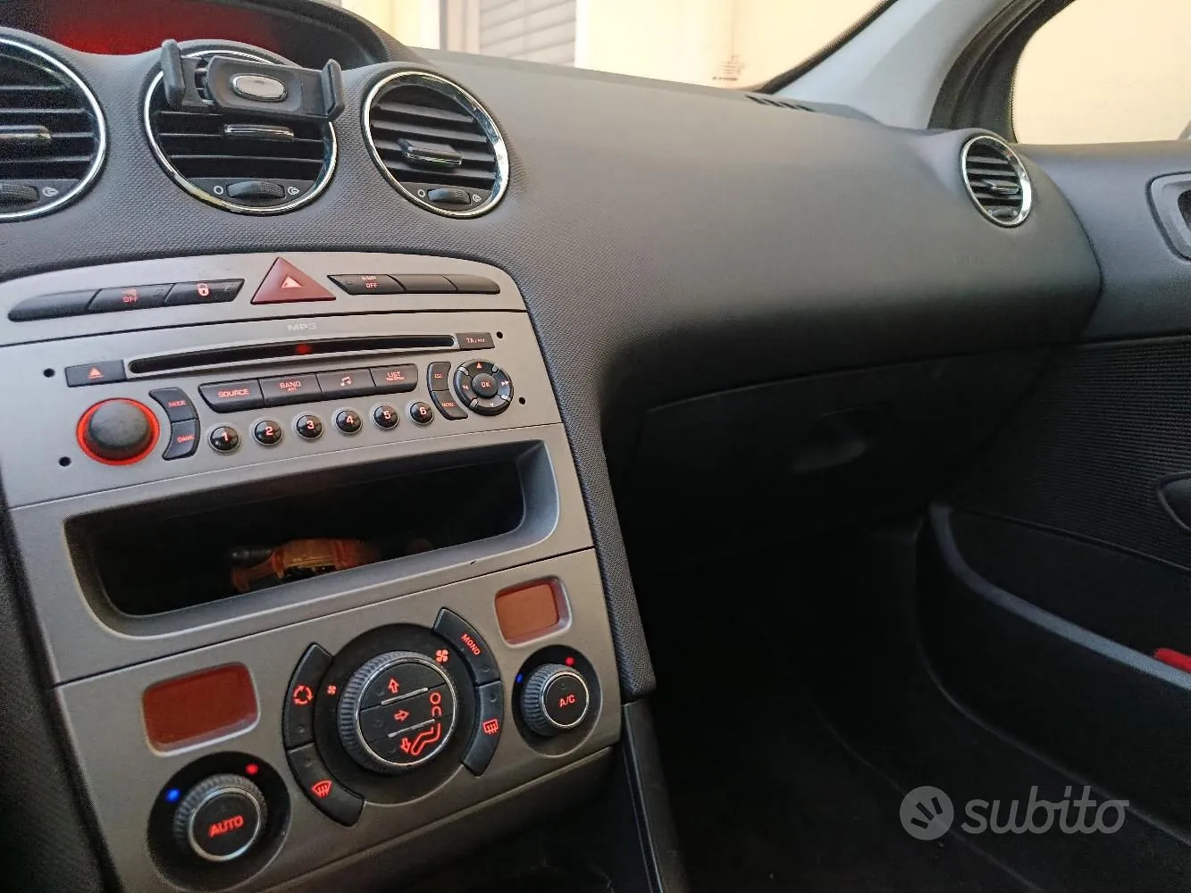 Peugeot 308 2010 photo 3