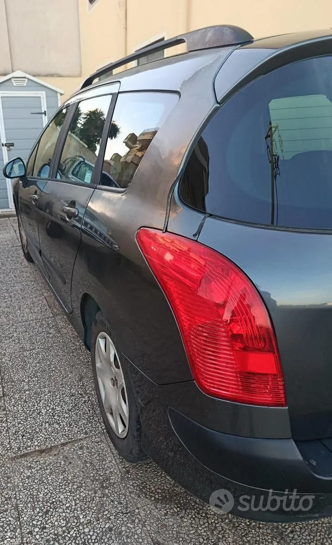 Peugeot 308 2010 photo 5