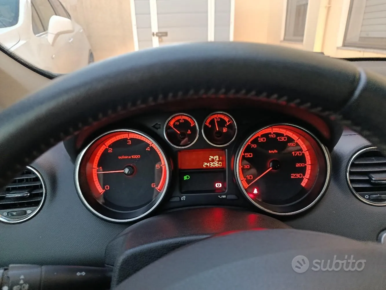 Peugeot 308 2010 photo 4