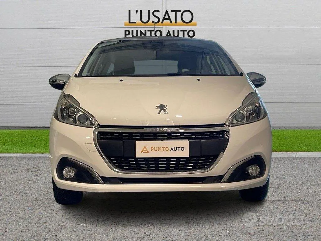 Peugeot 208 2018 photo 2
