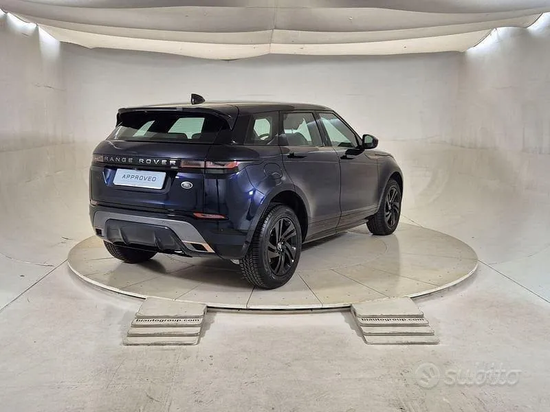 Land Rover Range Rover Evoque 2023 photo 2