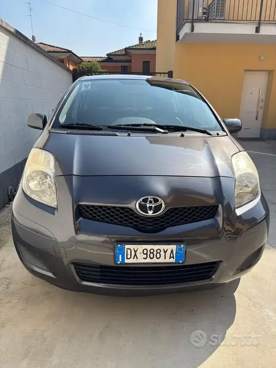 Toyota Yaris 2009 photo 3