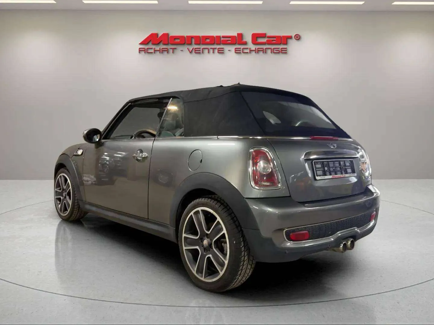 Mini Cooper S Cabrio 2010 photo 3