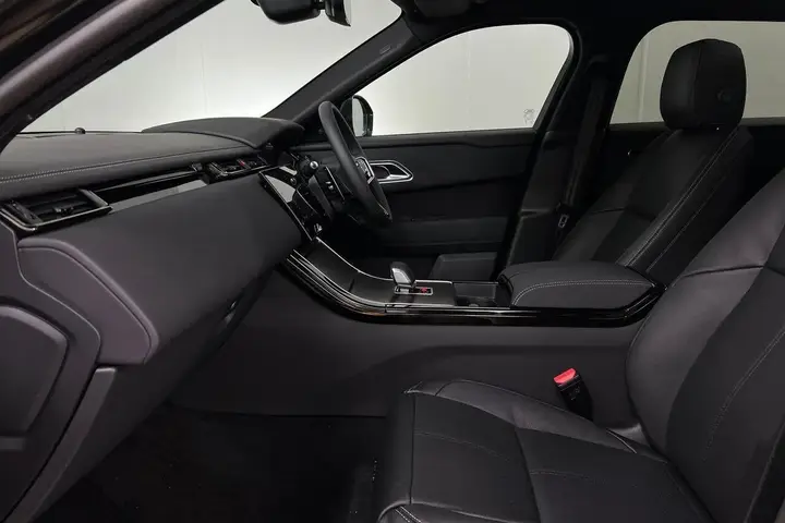 Land Rover Range Rover Velar 2026 photo 3