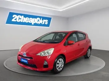 Toyota Aqua 2014 photo 2