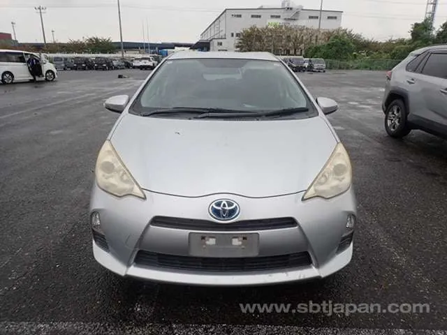 Toyota Aqua S 2012 photo 5