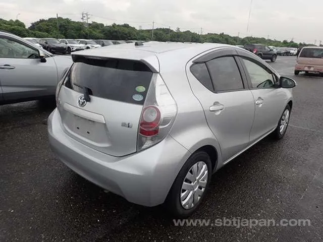 Toyota Aqua S 2012 photo 4