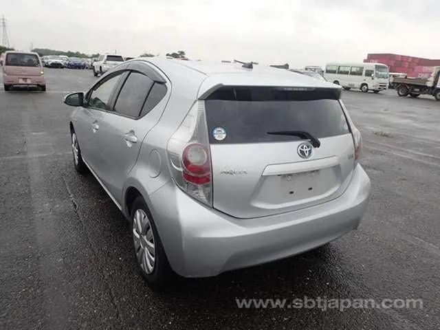 Toyota Aqua S 2012 photo 3