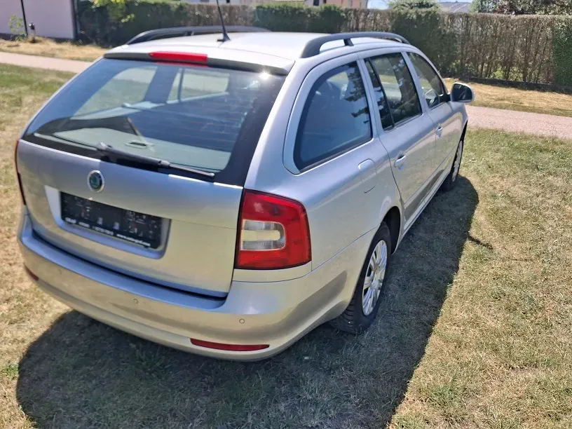 Skoda Octavia 2012 photo 3