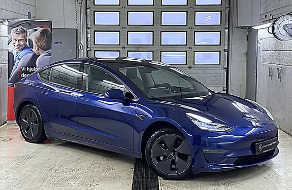 Tesla Model 3 2021 photo 2