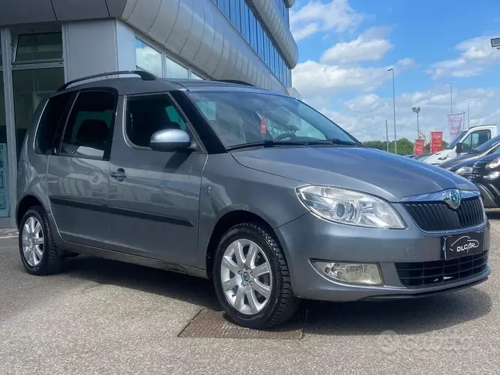 Skoda Roomster 2011 photo 2