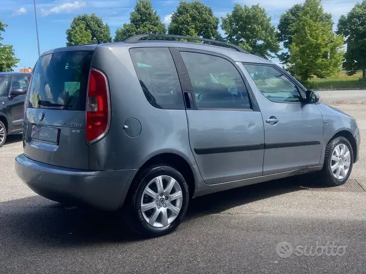 Skoda Roomster 2011 photo 5