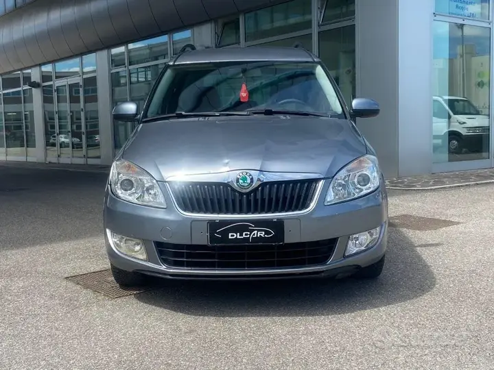 Skoda Roomster 2011 photo 4