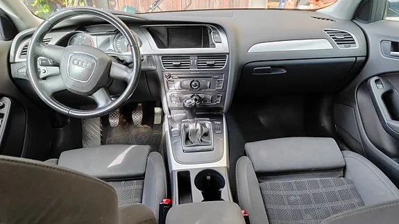 Audi A4 2011 photo 4