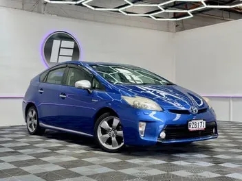 Toyota Prius 2013 photo 2