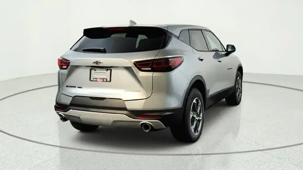 Chevrolet Blazer 2026 photo 3