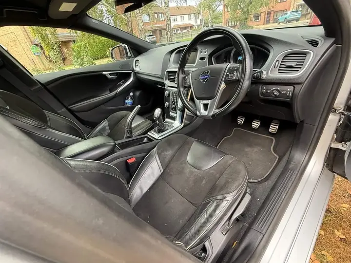 Volvo V40 2014 photo 4