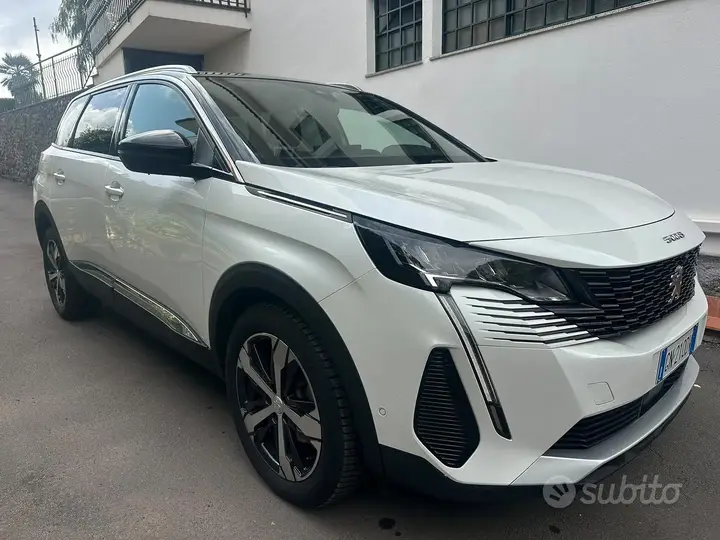 Peugeot 5008 2023 photo 3