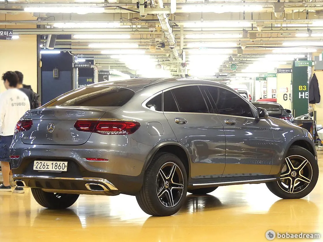 Mercedes-Benz Glc300 2023 photo 3