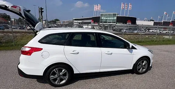 Ford Focus 2013 photo 2