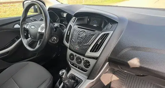 Ford Focus 2013 photo 3