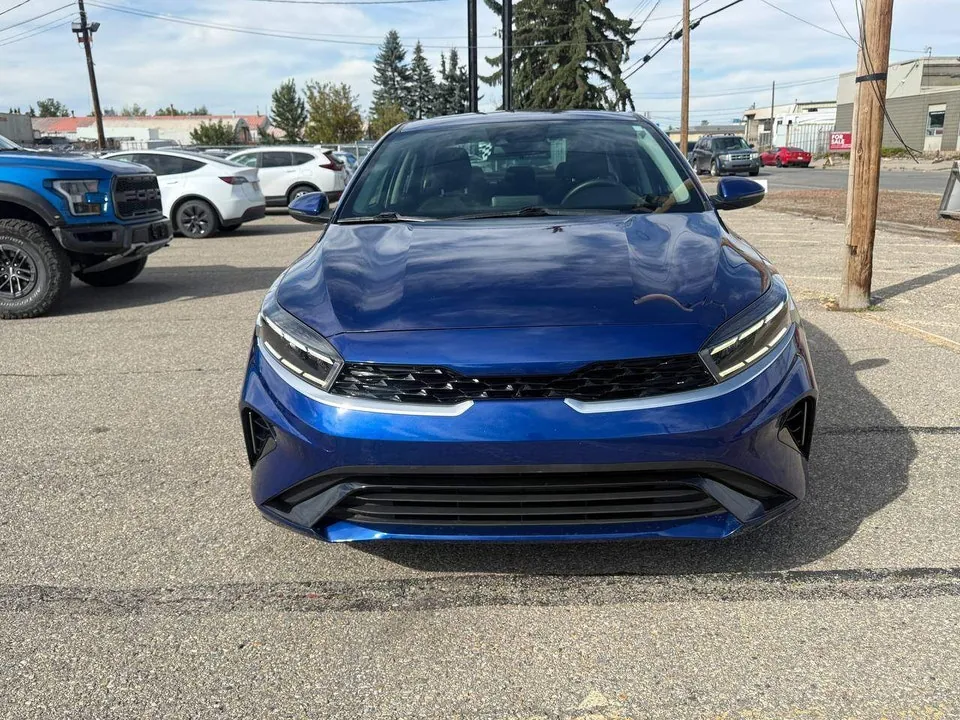 Kia Forte 2023 photo 2